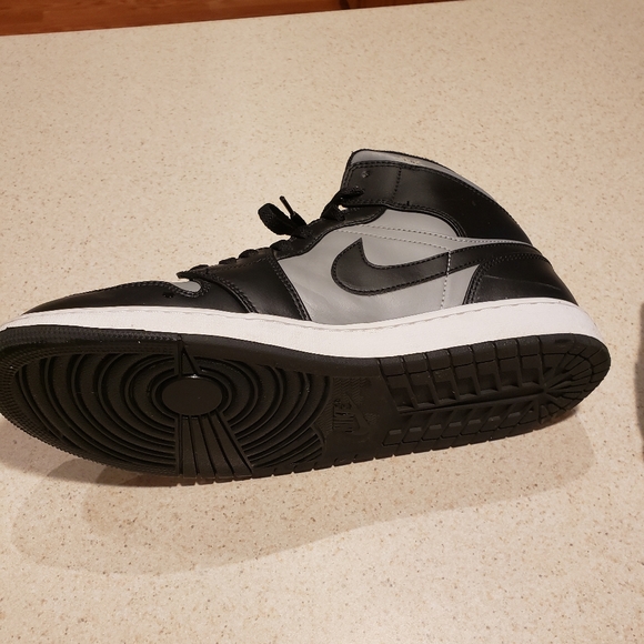 Men\'s Air Jordan 1 Mid main image 4